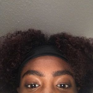 Meet your Posher, Adina